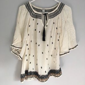 3/25!!!⭐️ Embroidered Bohemian Top